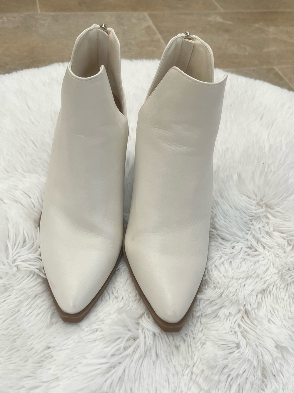 Shein White Booties - size 8 - Picture 3 of 7